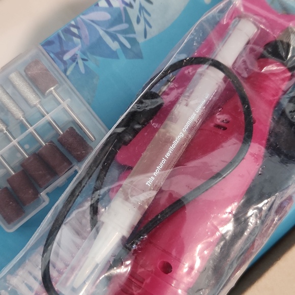 Nail Art Kit with LED Lamp and Drill - Pink - Picture 11 of 12